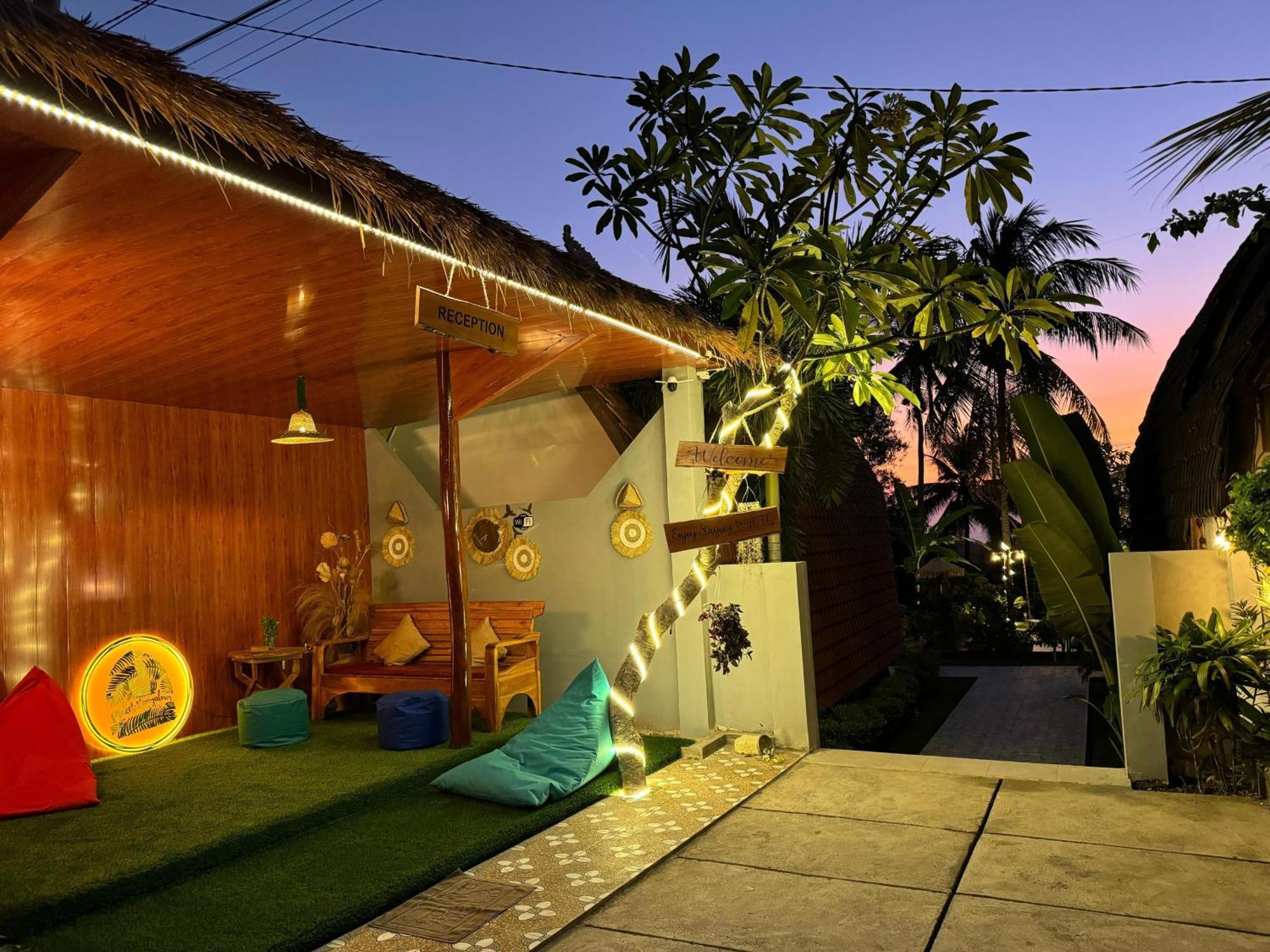 Meket Bungalows Toyapakeh Exteriör bild