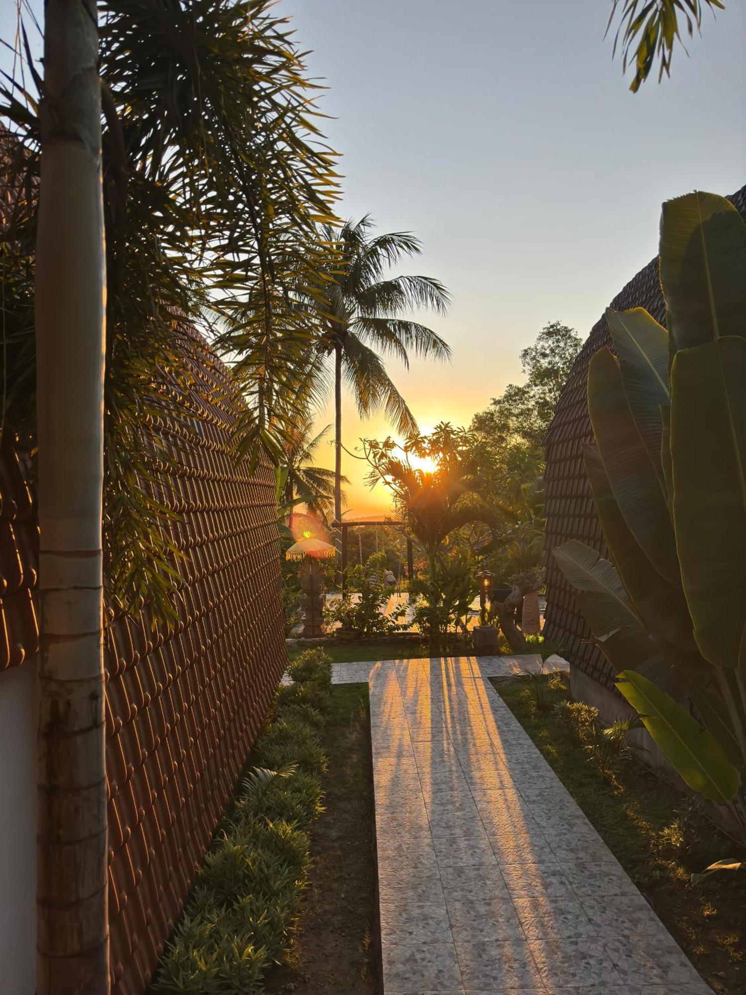 Meket Bungalows Toyapakeh Exteriör bild